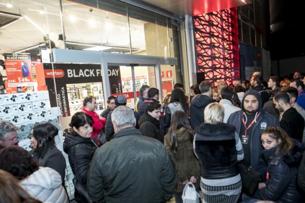 ms de 500 personas consiguieron las mejores ofertas de worten en su premier de black friday ms de 500 personas consiguieron las mejores ofertas de worten en su premier de black friday