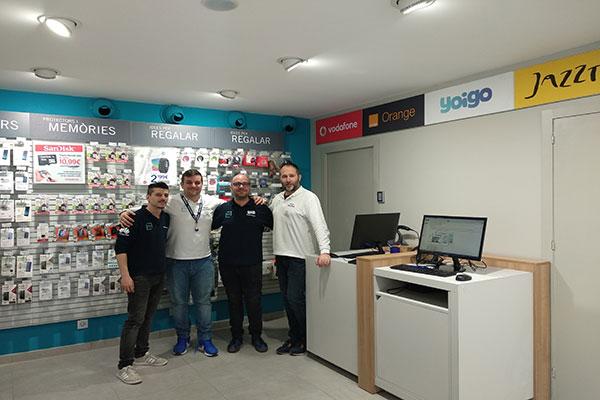 phone house inaugura su primera tienda en sabadell phone house inaugura su primera tienda en sabadell