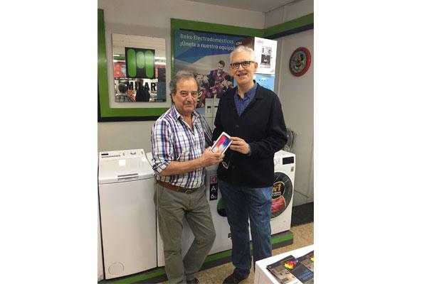 milar entrega un iphone x al ganador de su sorteo milar entrega un iphone x al ganador de su sorteo
