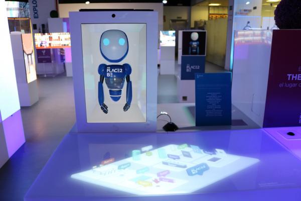 robots y pulseras inteligentes los nuevos compaeros de viaje en el hotel 40 robots y pulseras inteligentes los nuevos compaeros de viaje en el hotel 40