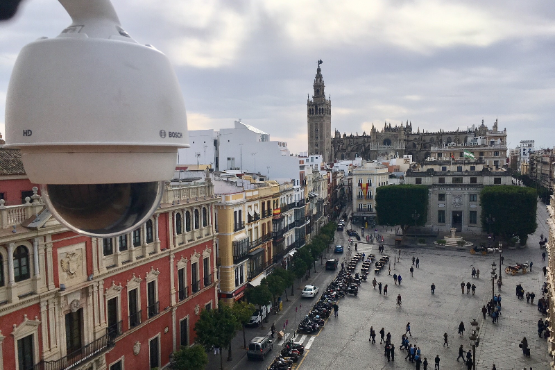 bosch ayuda a garantizar la seguridad de los visitantes en la semana santa de sevilla bosch ayuda a garantizar la seguridad de los visitantes en la semana santa de sevilla