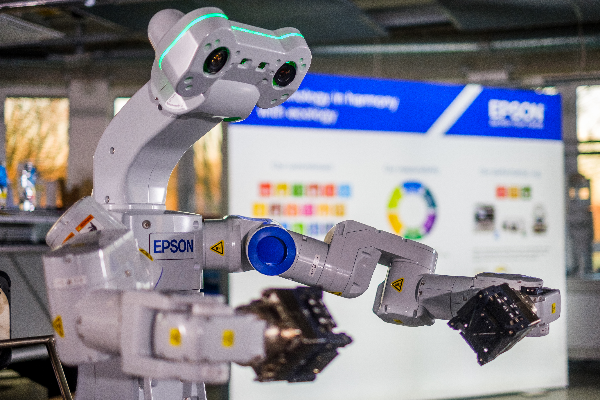 epson anuncia los ganadores del concurso win a robot epson anuncia los ganadores del concurso win a robot
