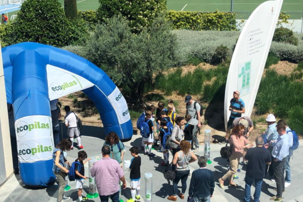 ecopilas inaugura su campaa de recogida estival con 710 kg de pilas reciclados ecopilas inaugura su campaa de recogida estival con 710 kg de pilas reciclados