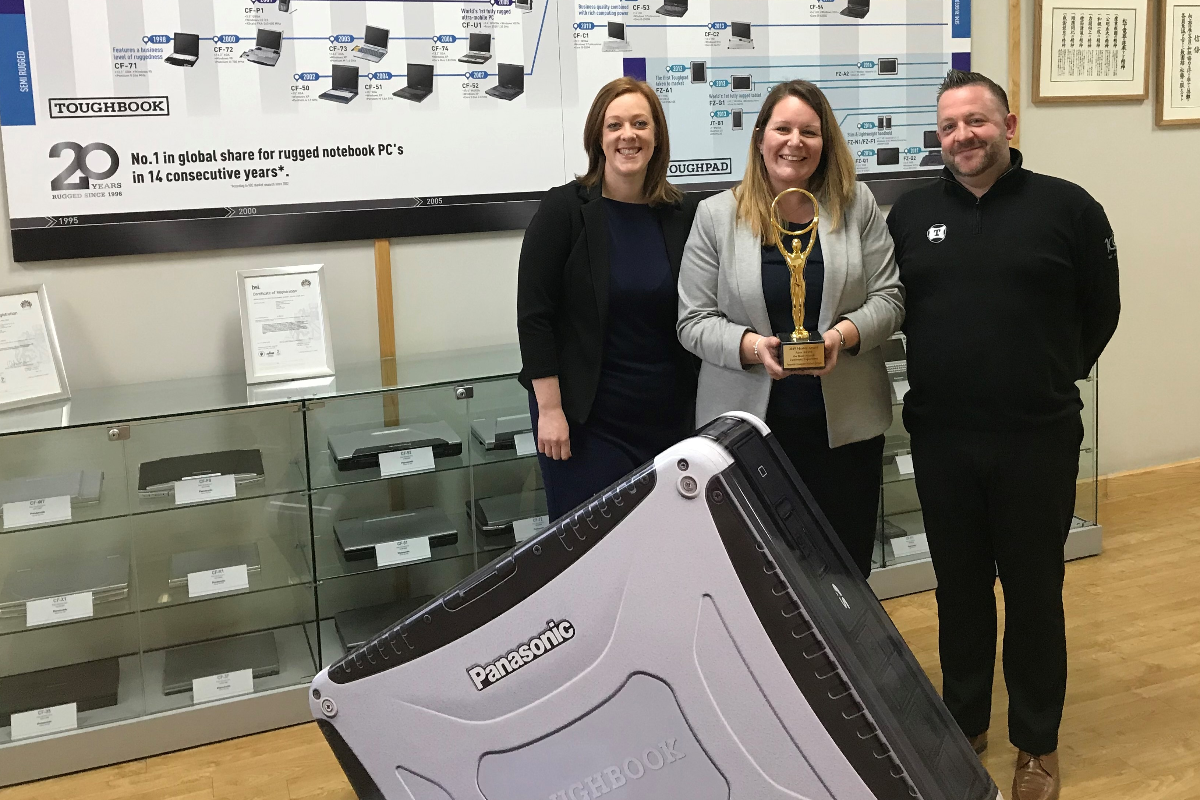 panasonic recibe el premio markie de oracle por la excepcional experiencia de usuario de toughbook panasonic recibe el premio markie de oracle por la excepcional experiencia de usuario de toughbook