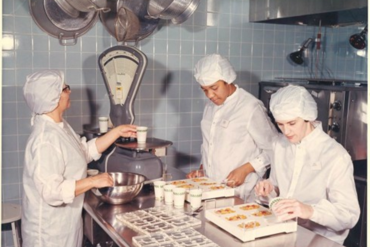 cmo era la cocina de whirlpool que lleg a la luna hace 50 aos cmo era la cocina de whirlpool que lleg a la luna hace 50 aos