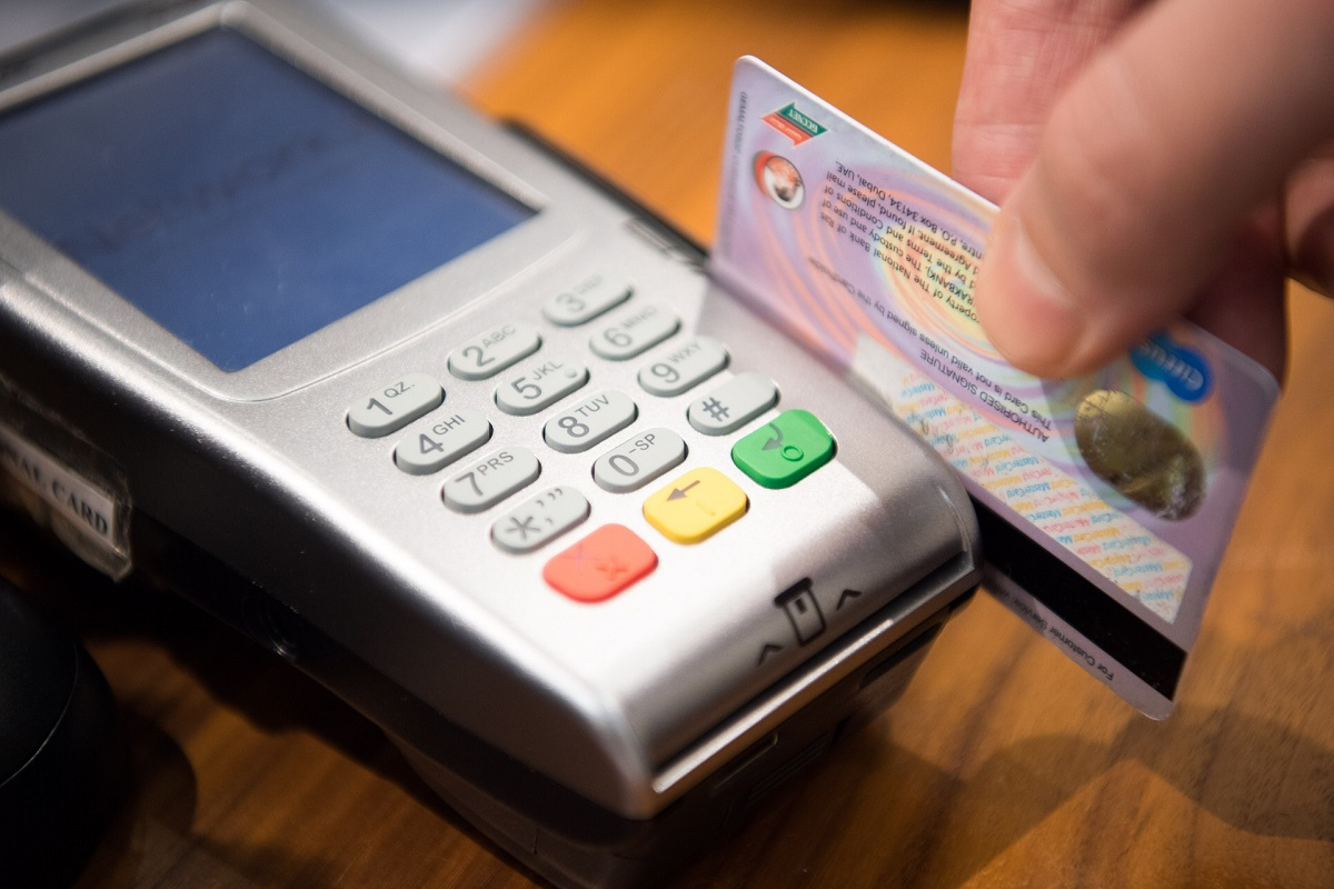 en 2018 los espaoles realizaron compras por 147431 millones de euros utilizando tarjetas de crditodbito en 2018 los espaoles realizaron compras por 147431 millones de euros utilizando tarjetas de crditodbito