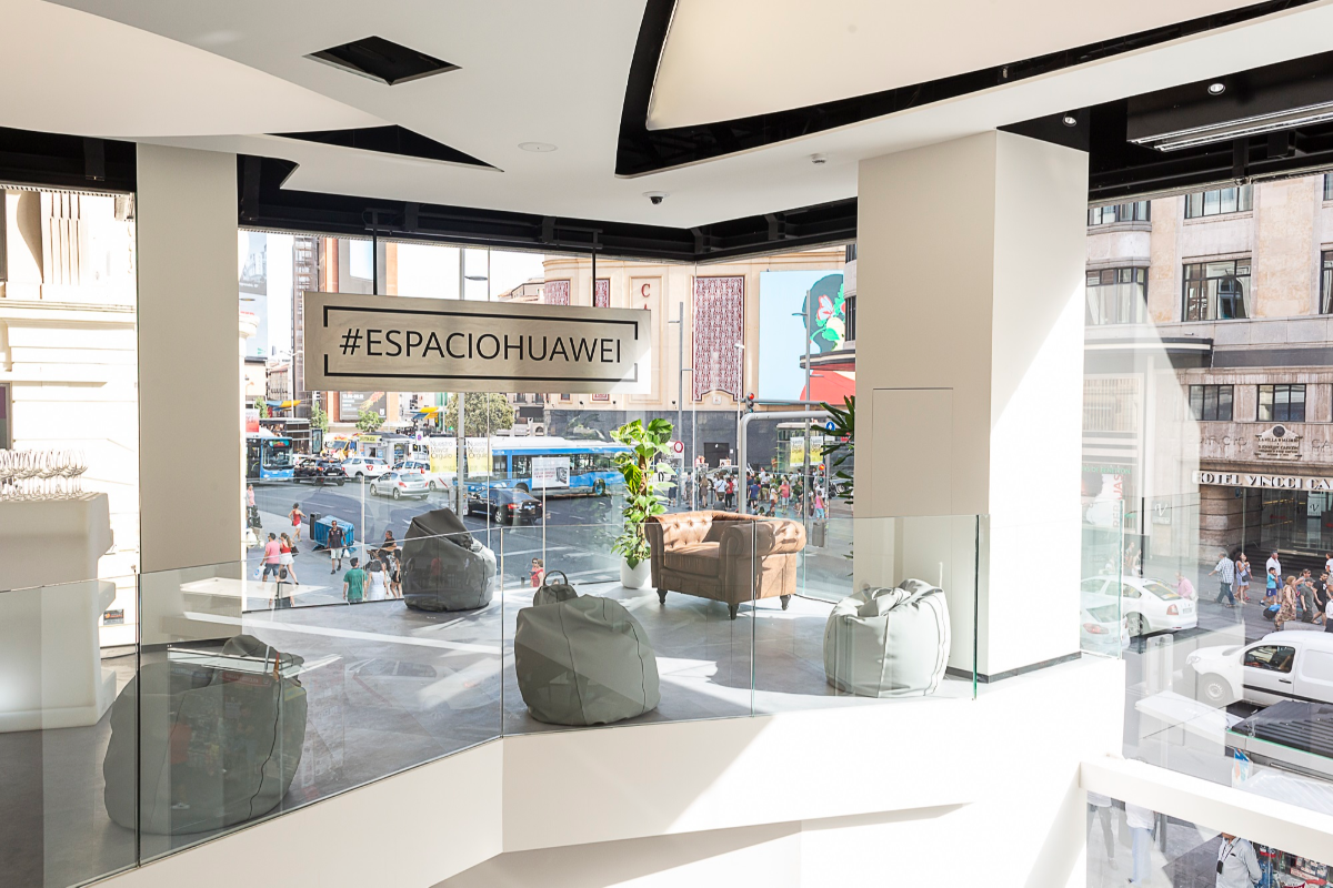 el mayor espacio huawei del mundo abre sus puertas en el corazn de madrid el mayor espacio huawei del mundo abre sus puertas en el corazn de madrid