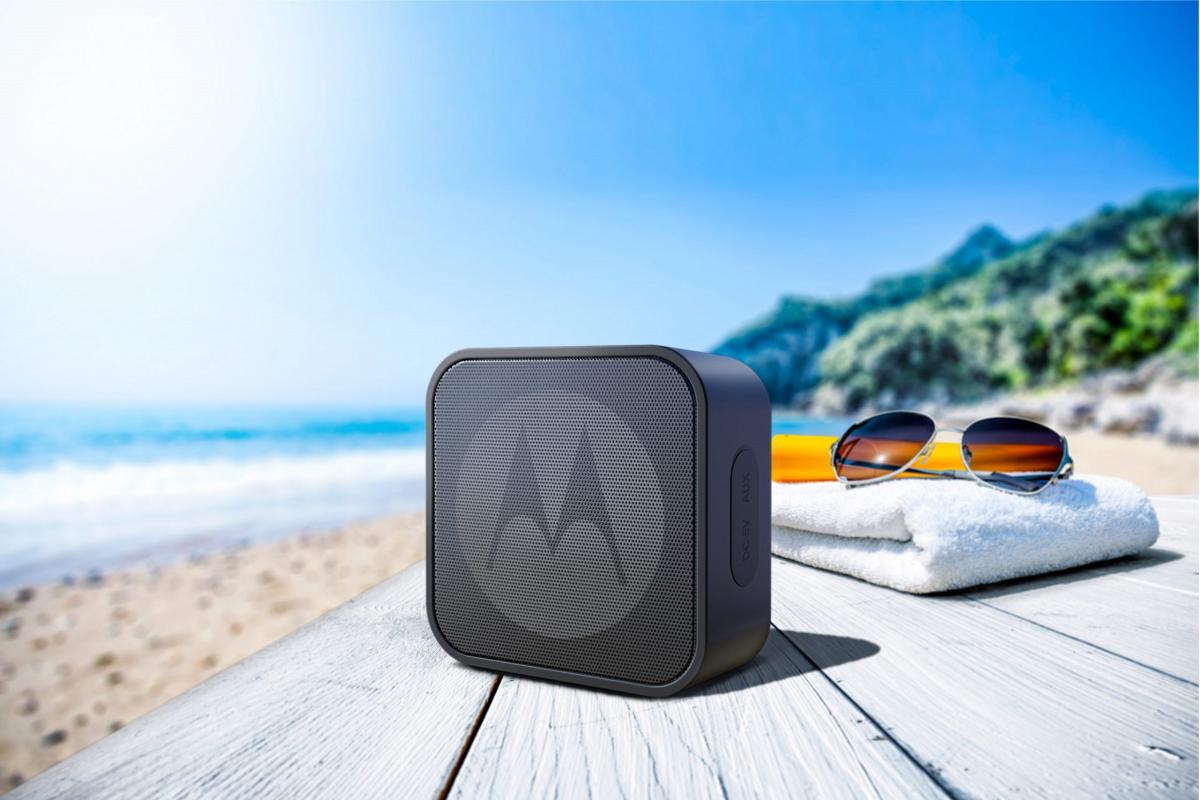 descubre si tus altavoces y auriculares son resistentes al agua con motorola descubre si tus altavoces y auriculares son resistentes al agua con motorola