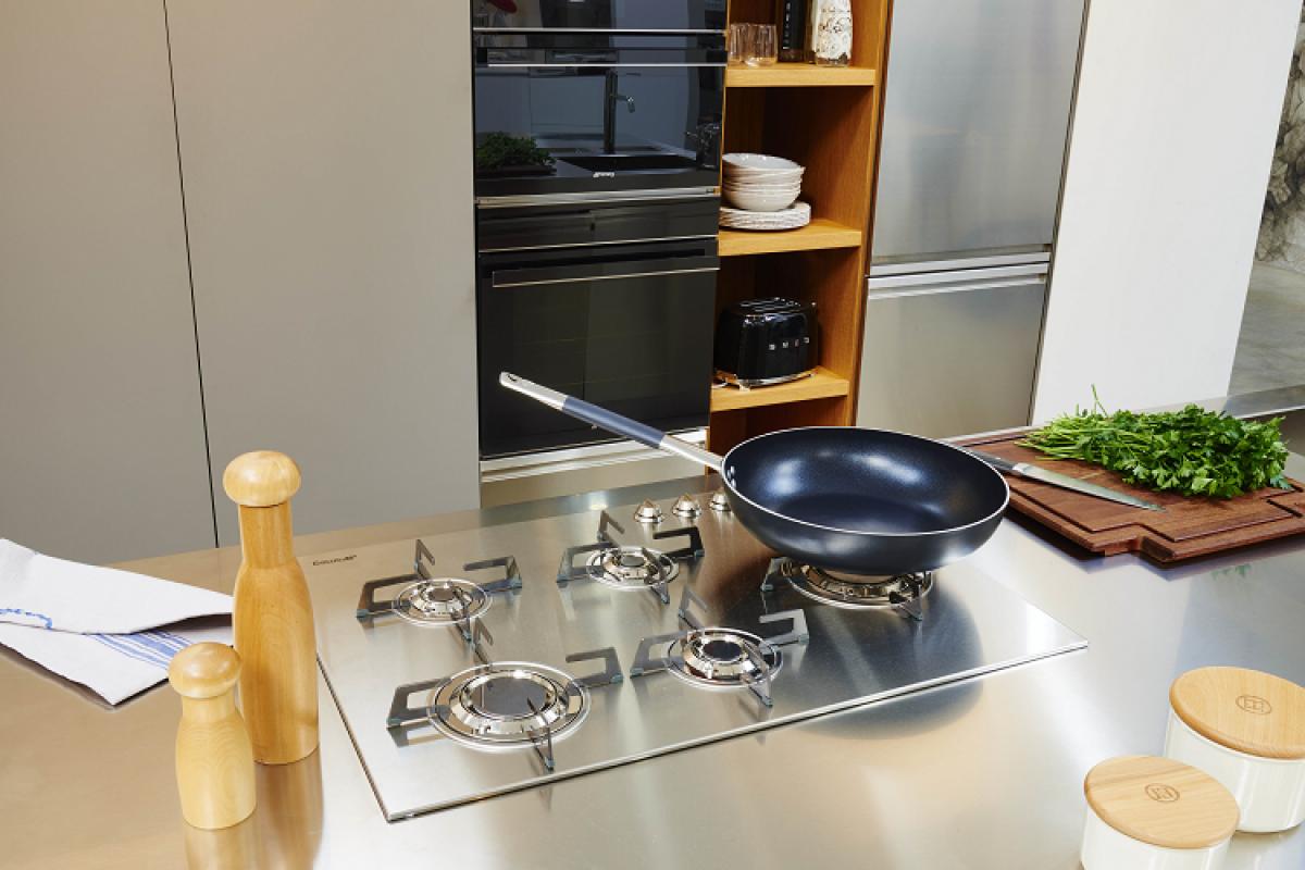 encimera blade flame de smeg la coccin a gas con nombre propio encimera blade flame de smeg la coccin a gas con nombre propio