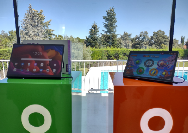 lenovo-lanza-una-tablet-de-13-pulgadas-que-se-convierte-en-un-segundo