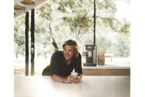 De´Longhi elige a Brad Pitt como imagen de su campaña | Electromarket