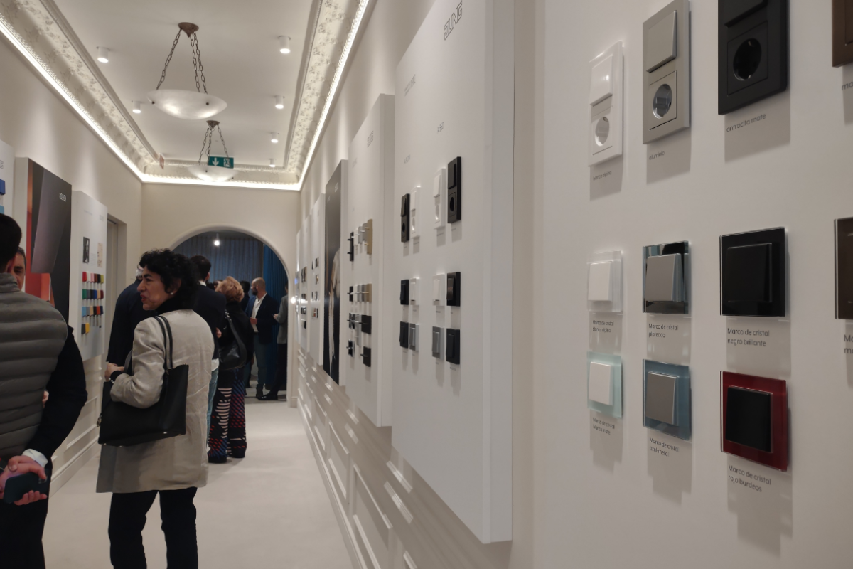 un-showroom-que-invita-a-compartir-y-disfrutar-el-mundo-jung