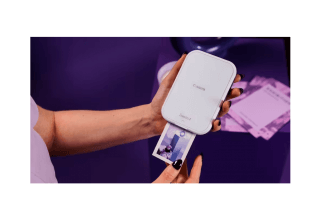 Canon Zoemini 2, la impresora fotográfica de bolsillo con la que imprimir sin tinta desde cualquier lugar 