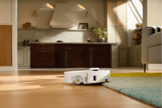 Roborock Qrevo Curv 2 Flow, dotado de un rodillo extra ancho para acabar con las manchas más difíciles