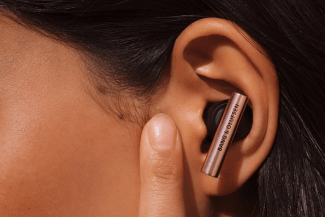 Bang & Olufsen realiza una declaración de estilo con los Beo Grace Honey Tone