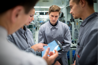 Bosch defiende la cooperación entre personas e IA en Hannover Messe