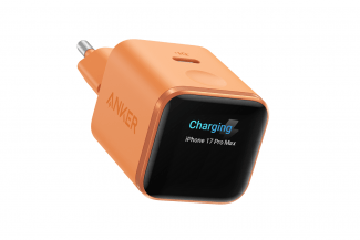 El accesorio Anker Cargador 45W, con pantalla inteligente, se viste de naranja