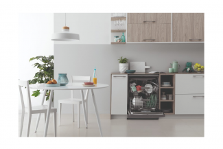 Indesit se ajusta a la rutina del teletrabajo facilitando las tareas del hogar