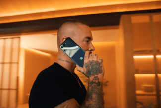 Motorola estrena junto a J Balvin la campaña global de fútbol 