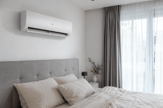Dormir a 20 ºC puede empeorar el descanso: los errores que cometemos durante las olas de calor