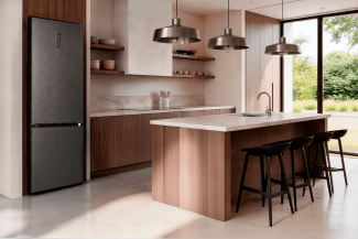 Cecotec estrena su gama de frigoríficos Tailor Made con exclusivos frontales de cristal efecto piedra