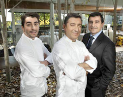 cna group y los hermanos roca renuevan su contrato de colaboracin cna group y los hermanos roca renuevan su contrato de colaboracin