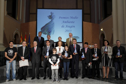 bsh electrodomsticos espaa recibe el xv premio medio ambiente aragn 2013 bsh electrodomsticos espaa recibe el xv premio medio ambiente aragn 2013