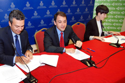 el ayuntamiento de santa cruz de tenerife firma un acuerdo con la fundacin canaria recicla el ayuntamiento de santa cruz de tenerife firma un acuerdo con la fundacin canaria recicla