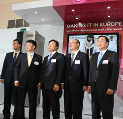 lg muestra a la prensa internacional su nueva planta de fabricacin en polonia lg muestra a la prensa internacional su nueva planta de fabricacin en polonia