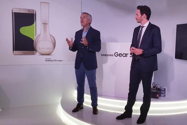la fusioacuten de la moda y la tecnologiacutea del smartwatch samsung gear s2 llega a espantildea la fusioacuten de la moda y la tecnologiacutea del smartwatch samsung gear s2 llega a espantildea