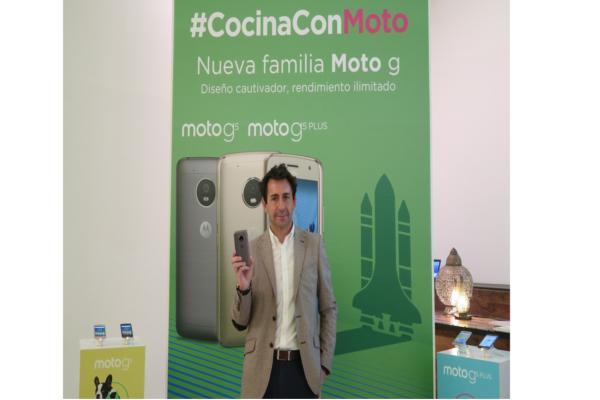 motorola apunta a que pantalla bateriacutea y caacutemara es lo que maacutes se mira de un smartphone motorola apunta a que pantalla bateriacutea y caacutemara es lo que maacutes se mira de un smartphone