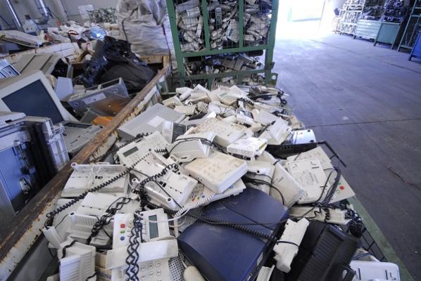 recyclia recogioacute cerca de 2000 toneladas de residuos electroacutenicos en las campantildeas de navidad y rebajas recyclia recogioacute cerca de 2000 toneladas de residuos electroacutenicos en las campantildeas de navidad y rebajas