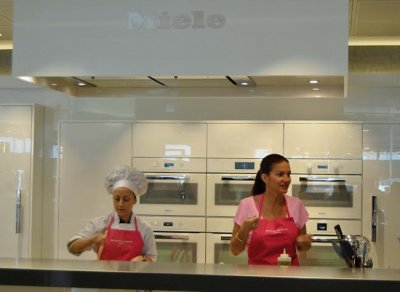 samantha vallejonjera y maya de habsburgo anfitrionas de las materclass de miele samantha vallejonjera y maya de habsburgo anfitrionas de las materclass de miele