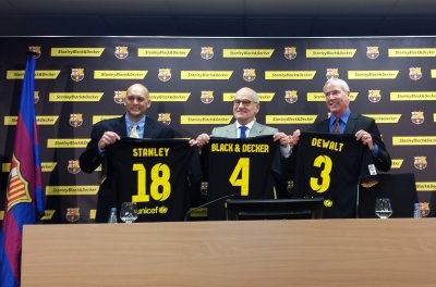 stanley blackdecker presenta una nueva relacin global con el fc barcelona stanley blackdecker presenta una nueva relacin global con el fc barcelona